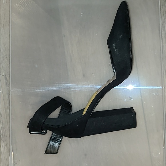 High Heels - Picture 4 of 4